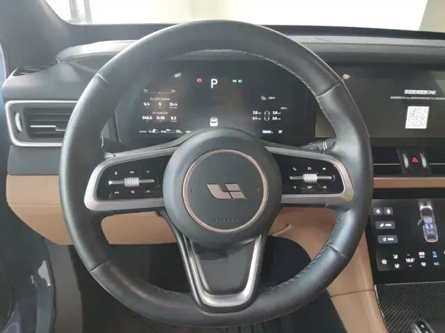 Li Auto ONE — Фото автомобиля 10