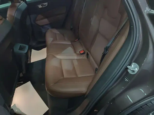 Volvo XC60 — Фото автомобиля 16