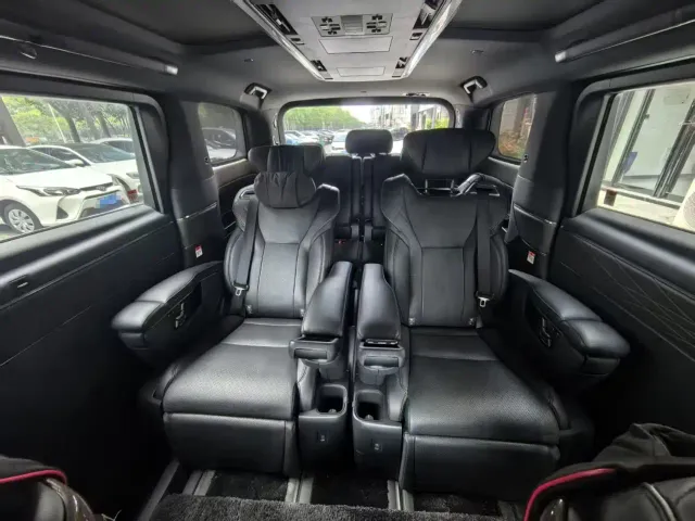 Toyota Vellfire — Фото автомобиля 4
