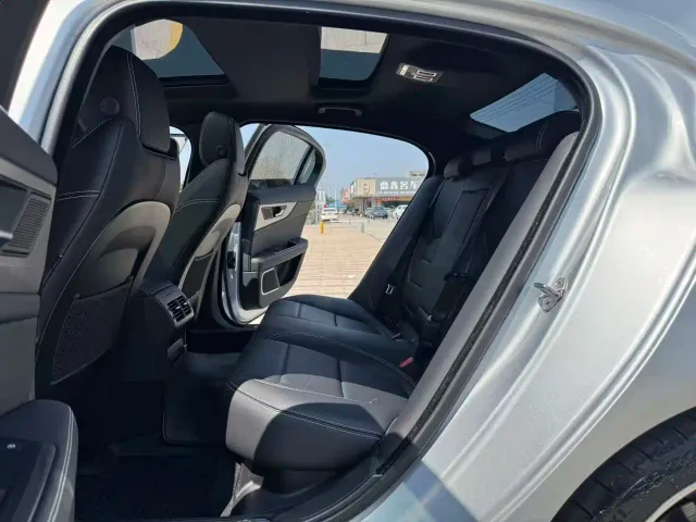Jaguar XEL — Фото автомобиля 16