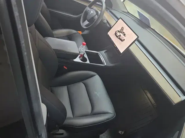 Tesla Model Y — Фото автомобиля 8