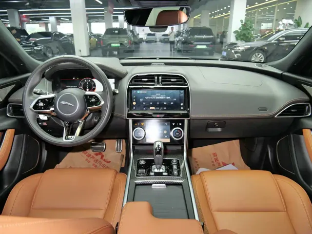 Jaguar XEL — Фото автомобиля 10
