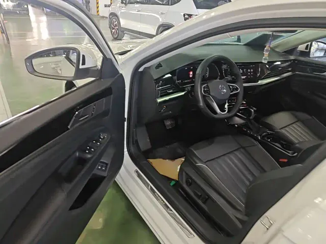 Volkswagen Passat — Фото автомобиля 15