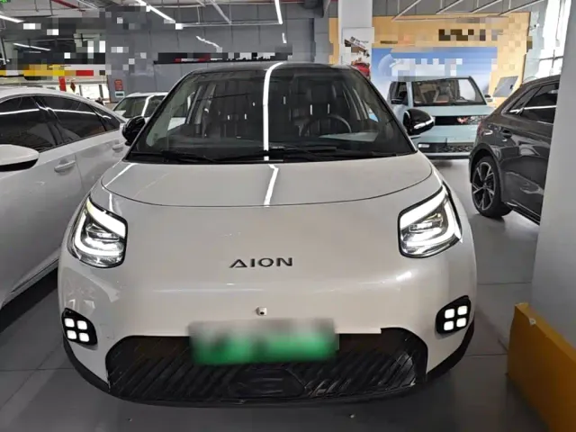 GAC Aion UT — Фото автомобиля 2
