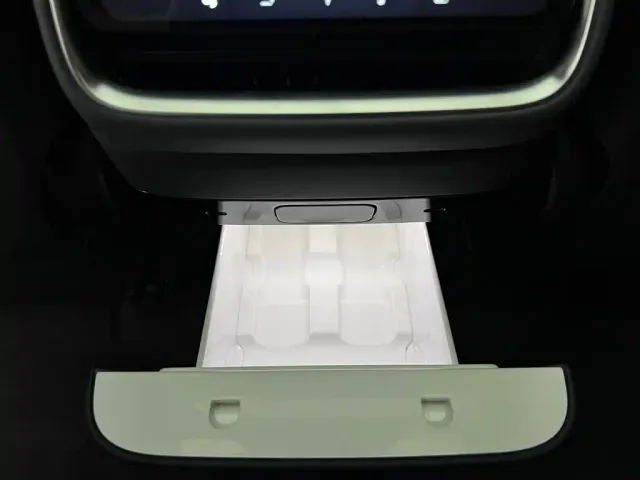 Xiaomi YU7 — Фото автомобиля 14
