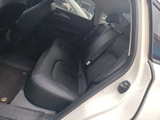 Wuling E5 — Фото автомобиля 16
