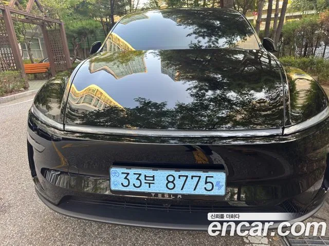 Фотография автомобиля — Tesla Model Y