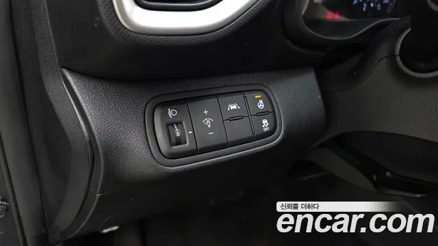 Hyundai Venue — Фото автомобиля 24