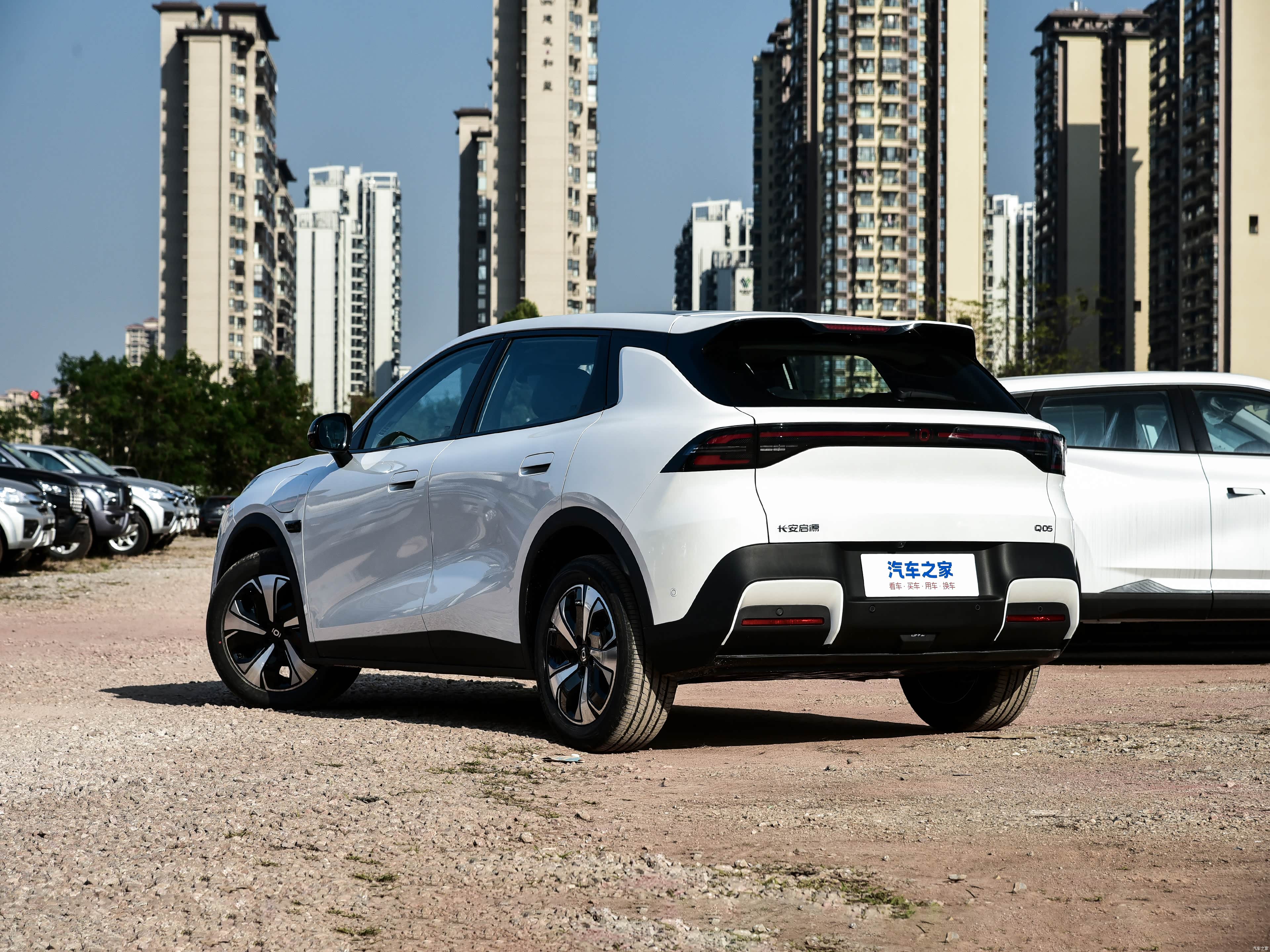 Changan Qiyuan Q05 — Фото автомобиля 2