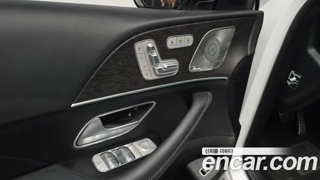Mercedes-Benz GLE-Class — Фото автомобиля 22