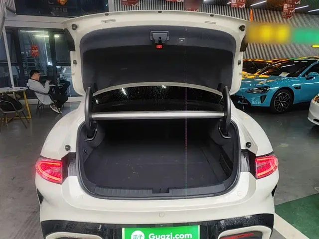 Xiaomi SU7 — Фото автомобиля 18
