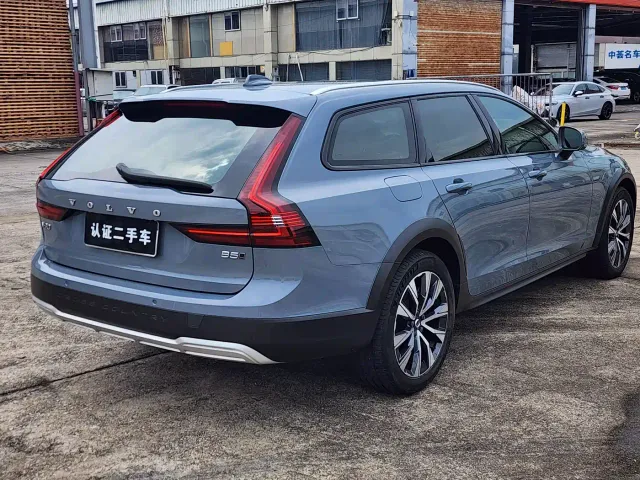 Volvo V90 — Фото автомобиля 10
