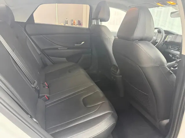 Hyundai Elantra — Фото автомобиля 7