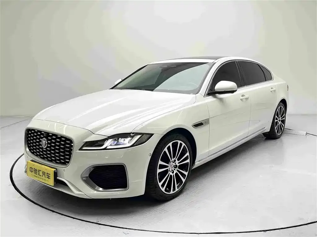 Фотография автомобиля — Jaguar XFL