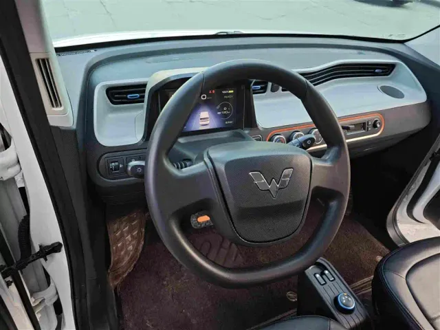 Wuling Hongguang Mini EV — Фото автомобиля 10