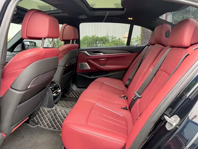 BMW 5 Series — Фото автомобиля 6