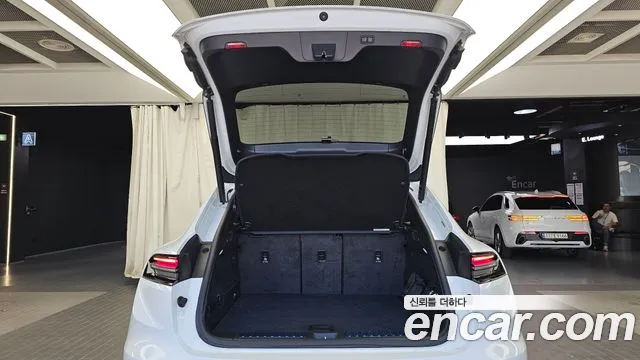 Porsche Macan Electric — Фото автомобиля 26