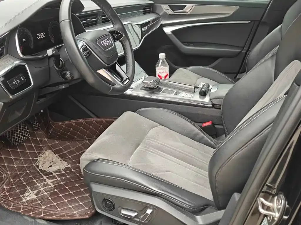 Audi Audi A6L 2023 Facelift 45 TFSI Premium Dynamic — Фото автомобиля 3