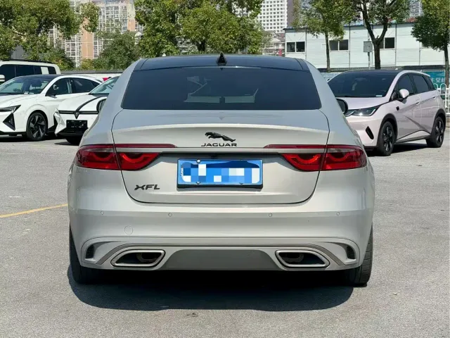 Jaguar XFL — Фото автомобиля 5