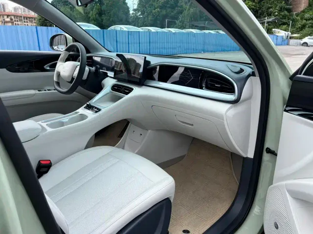 Geely Starry Wish — Фото автомобиля 10