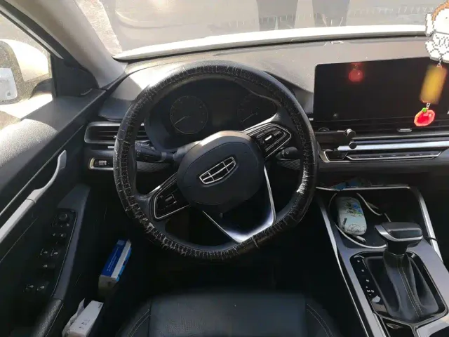 Geely Emgrand — Фото автомобиля 2