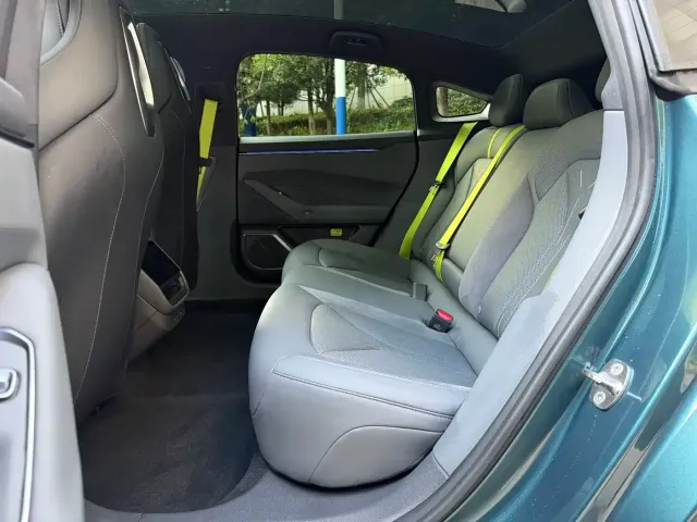 XPeng XPeng P7 — Фото автомобиля 15