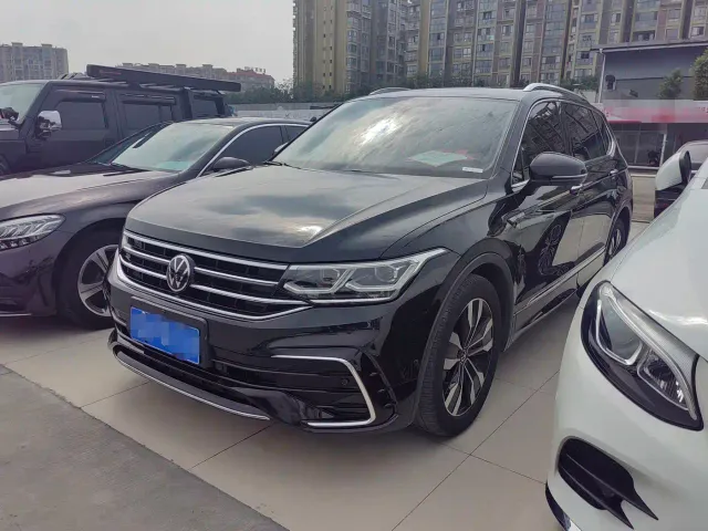 Фотография автомобиля — Volkswagen Tiguan L