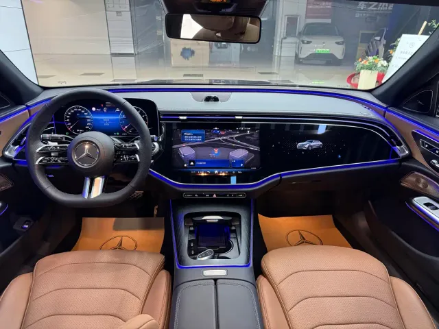 Mercedes-Benz E-Class — Фото автомобиля 7