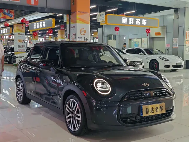 MINI Hatch — Фото автомобиля 3