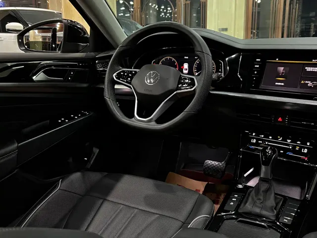 Volkswagen Passat — Фото автомобиля 18