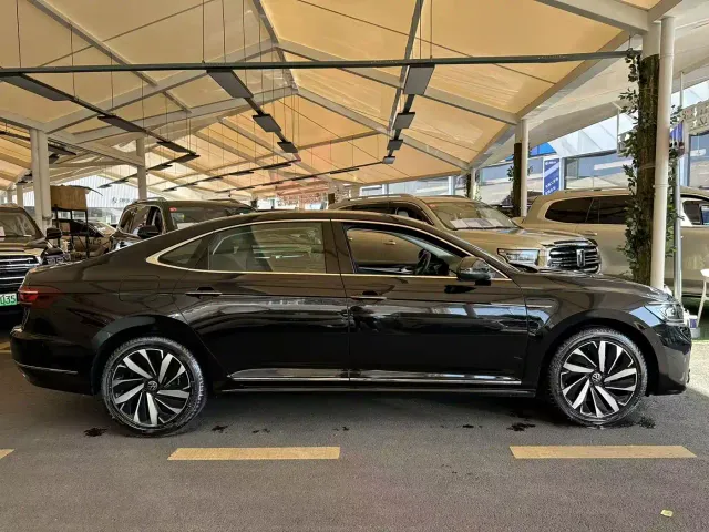 Volkswagen Passat — Фото автомобиля 5