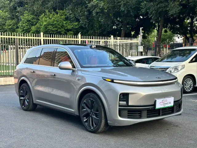 Li Auto L8 — Фото автомобиля 3