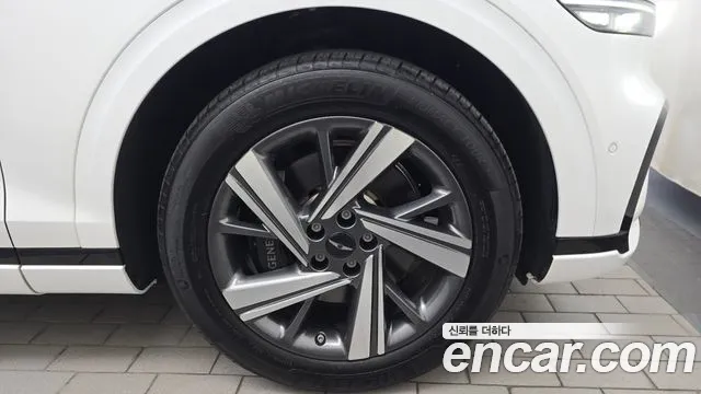 Genesis GV70 — Фото автомобиля 6