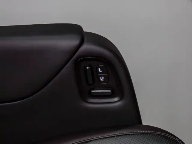 Li Auto MEGA — Фото автомобиля 13
