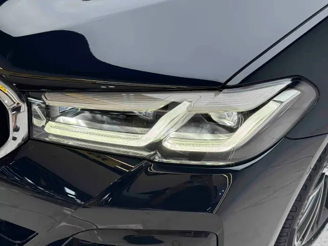 BMW 5 Series — Фото автомобиля 9