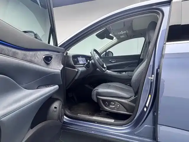 BYD Hai Shi 07 DM-i — Фото автомобиля 13