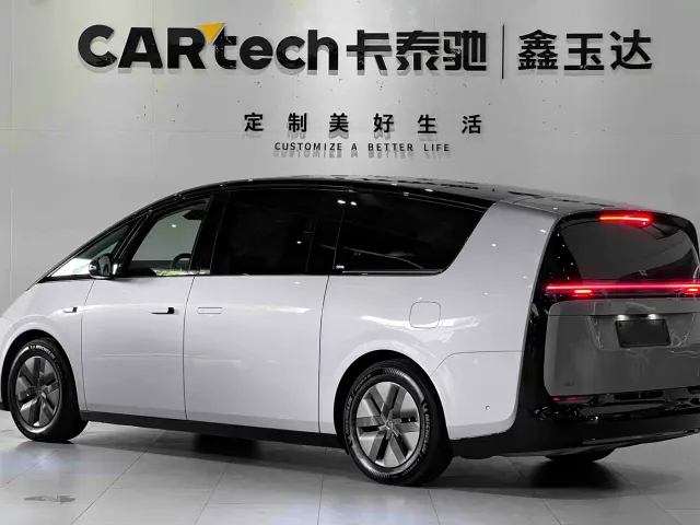 Li Auto MEGA — Фото автомобиля 5