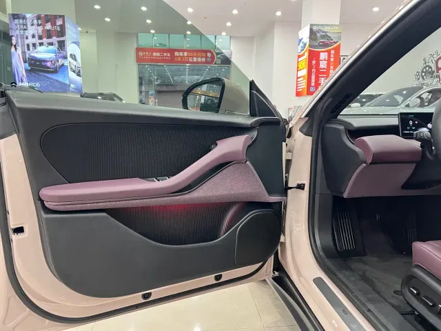 Nio ET5 — Фото автомобиля 8