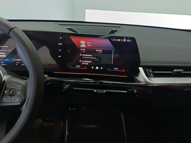 BMW BMW iX1 2025 eDrive25L X Design Package — Фото автомобиля 13