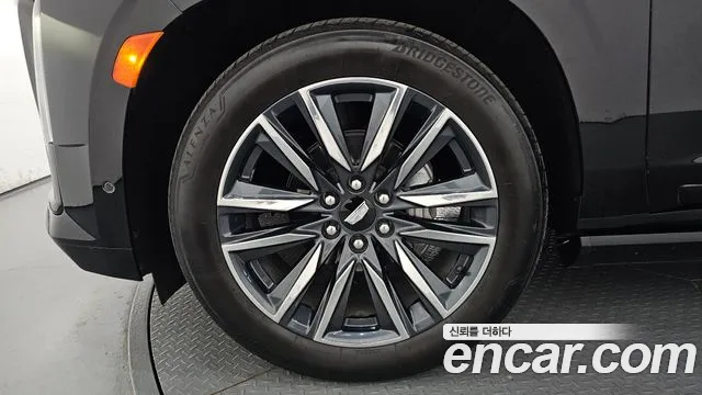 Cadillac Escalade Generation 5 — Фото автомобиля 5
