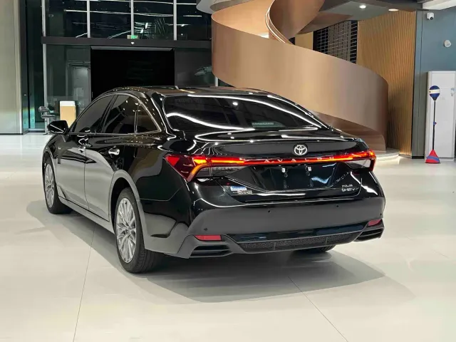 Toyota Avalon — Фото автомобиля 4