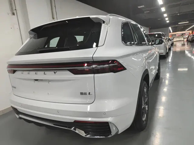 Geely Xingyue L — Фото автомобиля 17