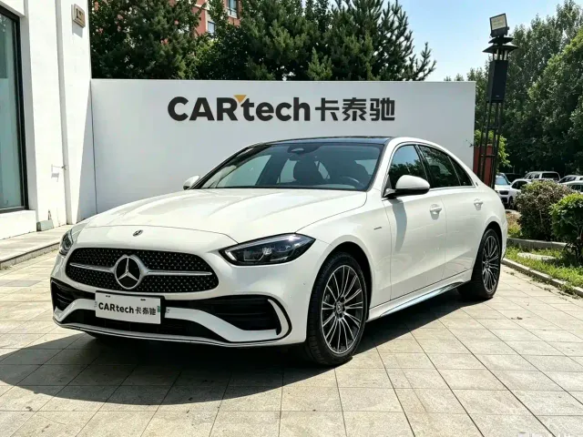 Фотография автомобиля — Mercedes-Benz C-Class