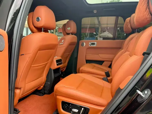 Li Auto L8 — Фото автомобиля 9