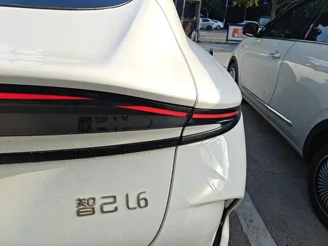 IM Motors L6 — Фото автомобиля 7