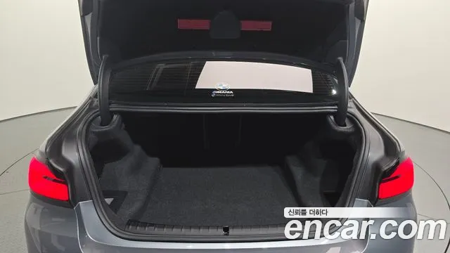 BMW 5 Series G30 — Фото автомобиля 25