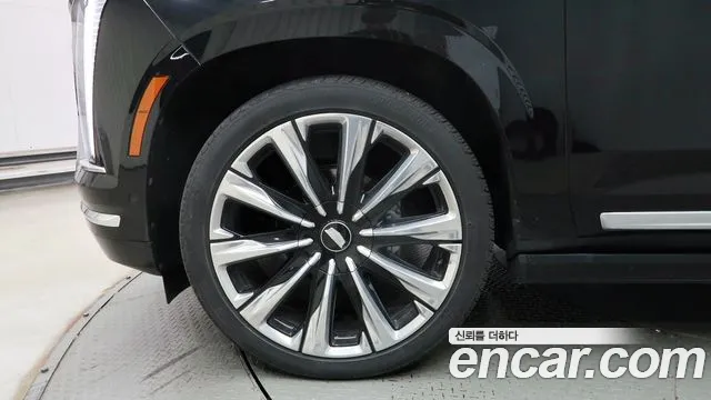 Cadillac Escalade — Фото автомобиля 5