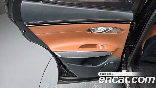 Genesis GV70 — Фото автомобиля 13