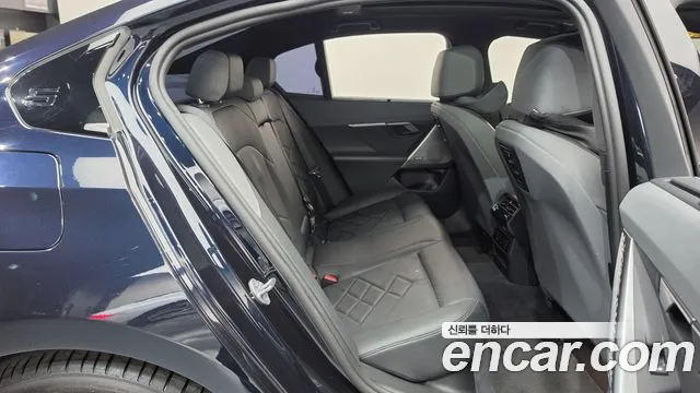 BMW 5 Series G60 — Фото автомобиля 12