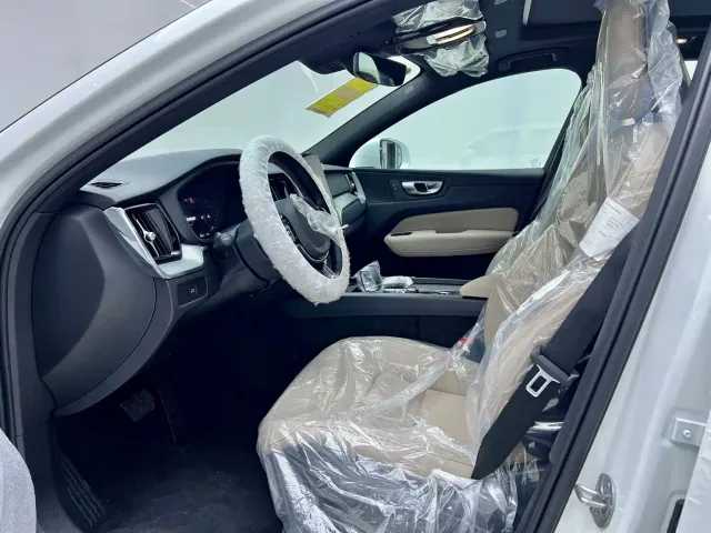 Volvo XC60 — Фото автомобиля 17
